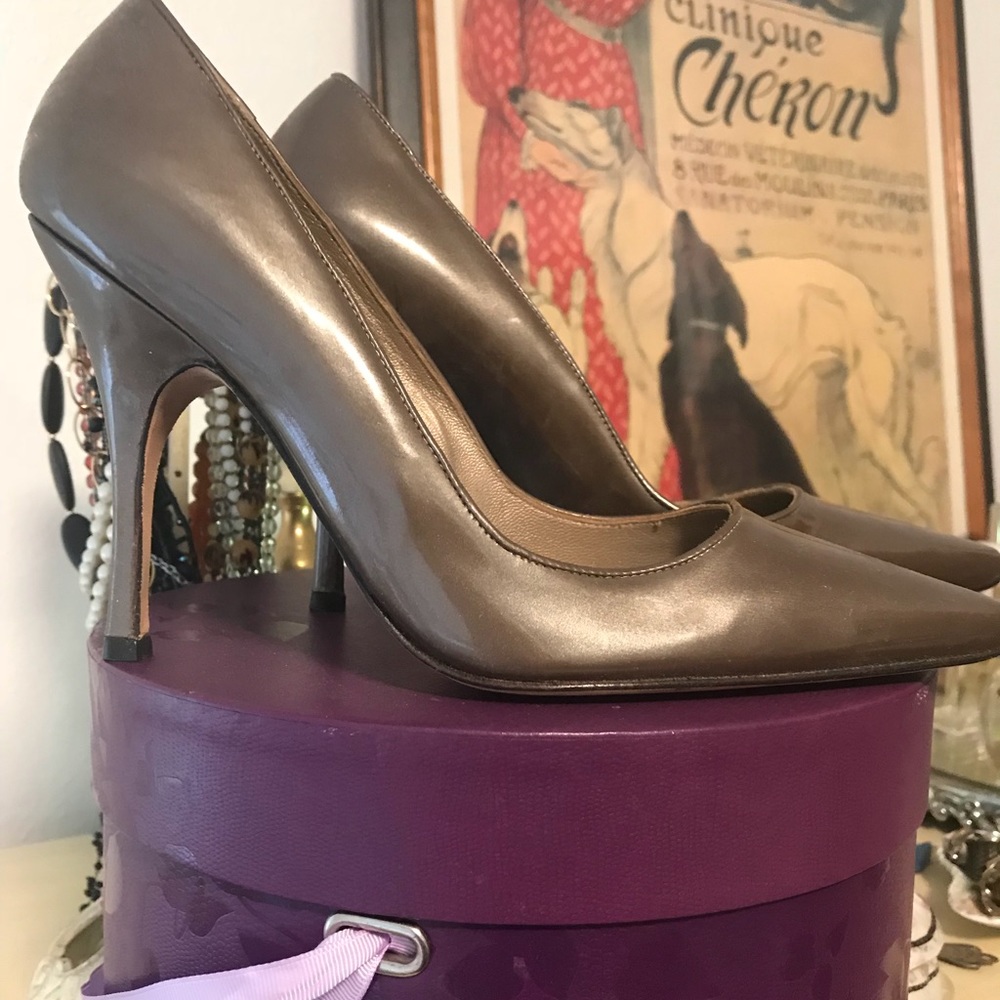 Manolo Blahnik Taupe Patent Pumps Sz 7.5